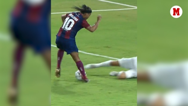 Ronaldinho Demuestra Que Su Magia Sigue Intacta A Sus A Os Marca