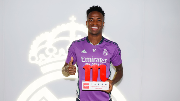 Vinicius Recibe El Premio Al Jugador Cinco Estrellas De La Temporada