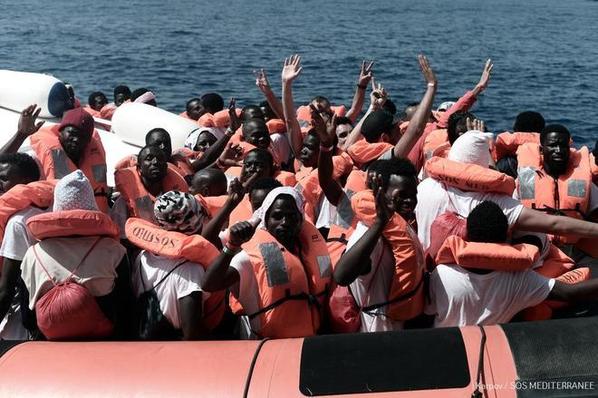 Resultado de imagen de emigracion 200 en una barca