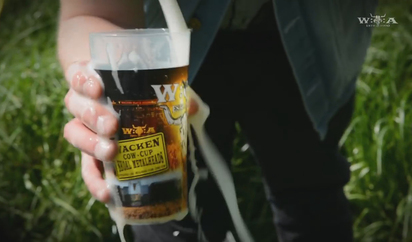 Pocos George Hanbury ligero Cerveza "por un tubo" en el festival metalero Wacken Open Air de Alemania |  F5 sección | EL MUNDO