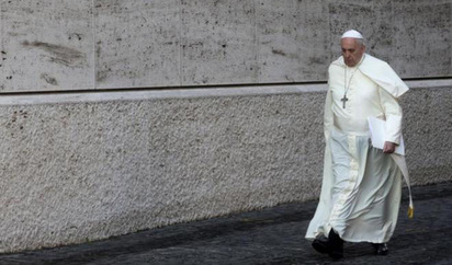 El Papa se dirige al Sínodo sobre la Familia.