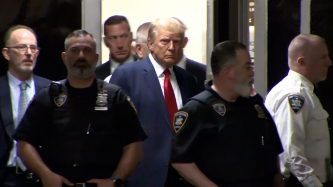 Trump declares himself ante el juez innocent de all cargoes por el caso de Stormy Daniels