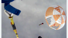 La empresa Rocket Lab logra recuperar con un helicóptero un cohete en pleno vuelo
