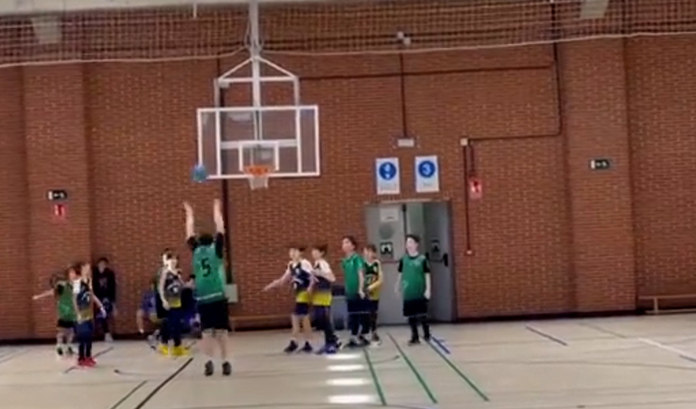 La hazaña de Julián o cuando el baloncesto es la mejor canasta contra el  autismo: 