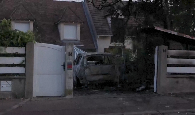 La violencia cruza la «línea roja» en Francia: atacan la casa de un alcalde en una localidad al sur de Pars