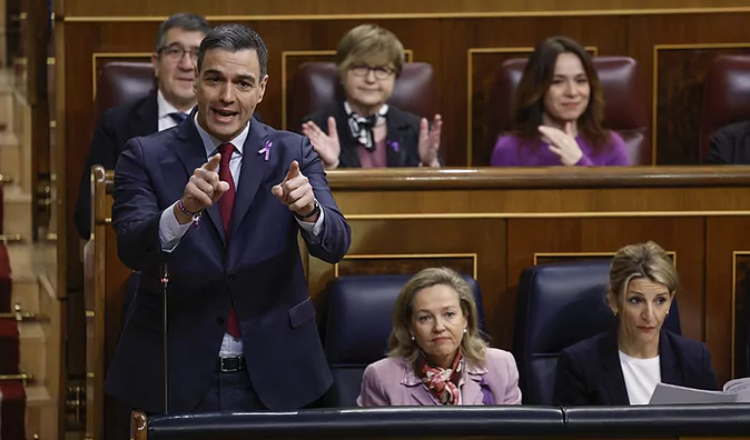 Sánchez recurre por primera vez a la foto de Feijo con el narco Marcial Dorado rodeado de la crisis del ‘s es s’