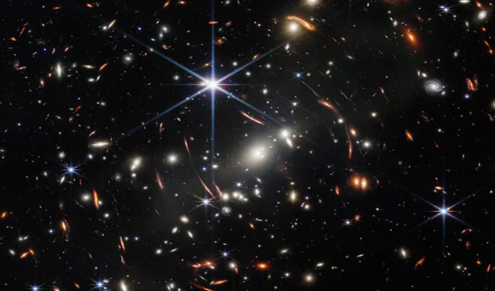 El Telescopio James Webb acaba de romper la cosmología moderna ...