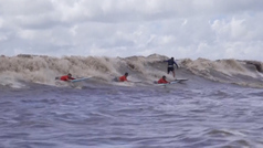 La ola más deseada por turistas y surfistas en el mismísimo Amazonas