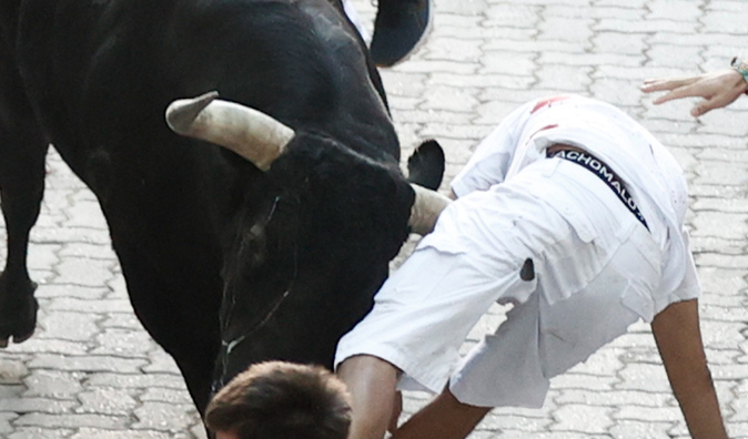 San Fermn: Cornada en el escroto a holands de 58 aos en el sptimo encierro de San Fermn