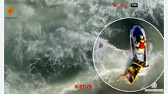 Un dron salva la vida a dos bañistas en la playa de Sagunto