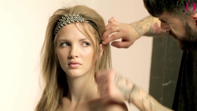 Cómo peinarse con pasadores 15 peinados que te inspirarán  Glamour