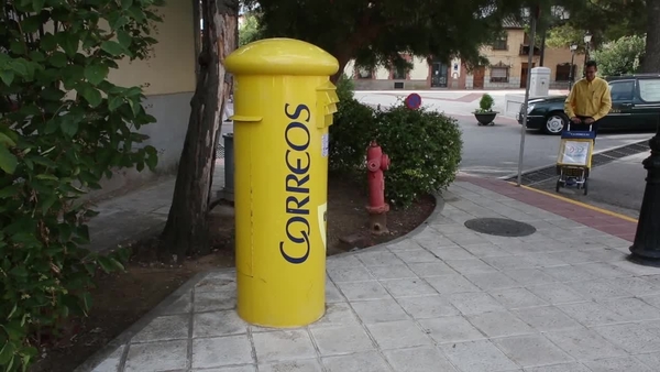 Buzón de correos cercano sale