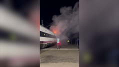 Cinco heridos y 127 pasajeros evacuados de un tren en Córdoba por el incendio en el techo