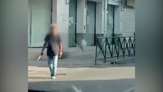 Detenido mientras paseaba con dos gigantescos cuchillos por Villaverde tras una discusión callejera