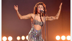 La espectacular transformación física de Miley Cyrus que vimos en los Grammy