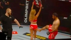 Luchador de MMA golpea a la "ring girl" y se desata un escndalo en pleno evento
