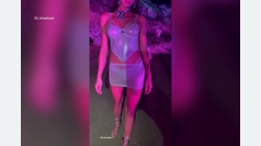 Irina Shayk luce una falda transparente en una sensual sesin de fotos en una pista de tenis