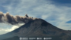 Popocatépetl: Aumenta actividad volcánica y Aeropuerto Internacional de Puebla suspende operaciones