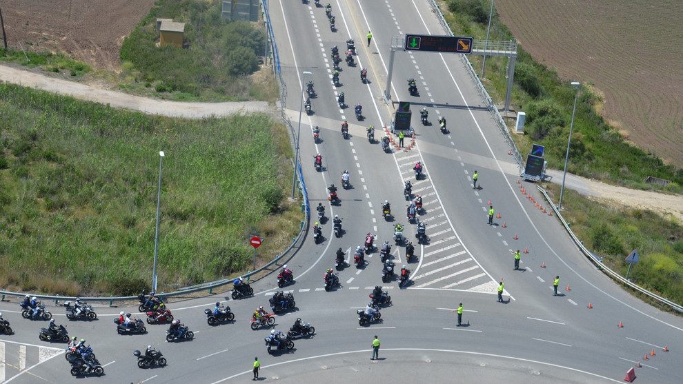 Esto es lo que pasa cuando 50.000 motos se juntan en el Circuito de Jerez y quieren salir a la vez
