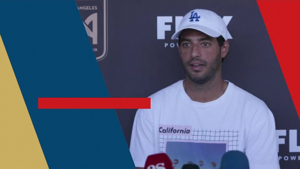 Carlos Vela signing new deal 