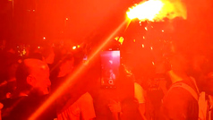 La espectacular bienvenida de los aficionados del AEK Atenas a Erik Lamela