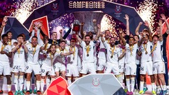 Nacho Fernndez levanta su primer trofeo como capitn del Real Madrid