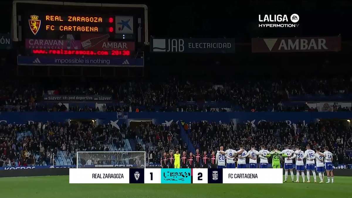 El caos devora al Real Zaragoza contra el Cartagena (1-2)