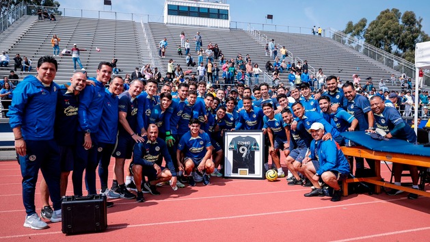 América y LA Galaxy dan emotivo regalo a Jonathan dos Santos en ...