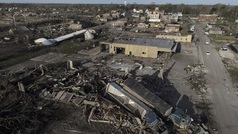 Escenas de destrucción después del tornado de Mississippi