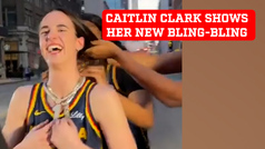 Caitlin Clark shows off bling-bling with Indiana Fever teammates