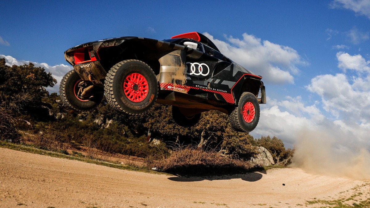 Coche Teledirigido Ninco Audi Rs Q E-Tron, pilota como Carlos Sainz