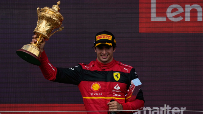 Carlos Sainz transportará su trofeo del GP de Mónaco en un baúl de Louis  Vuitton