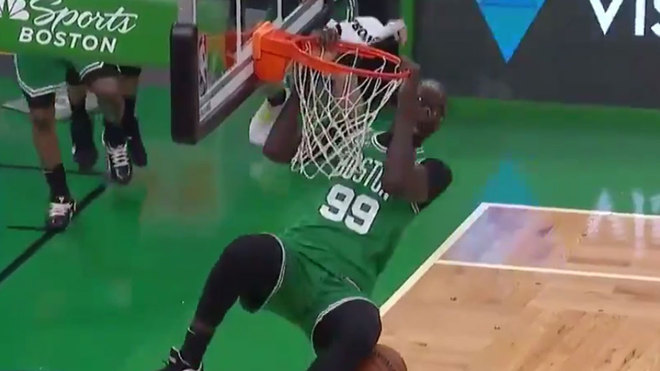El show de Tacko Fall y sus 2,26 que hace enloquecer a toda la NBA