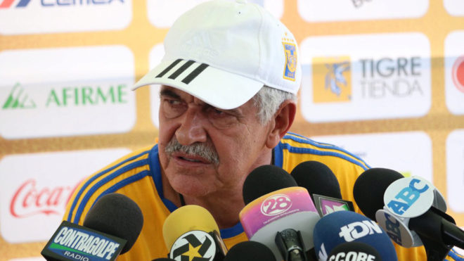 Exageran con tema de riñas: Tuca Ferretti Exageran con tema de riñas: Tuca Ferretti
