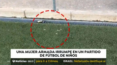 Detienen a una mujer tras sacar un revólver en un partido de prebenjamines en Alcobendas