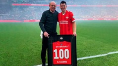 Chucky Lozano recibe homenaje por 100 partidos con PSV ante Feyenoord de Santiago Giménez