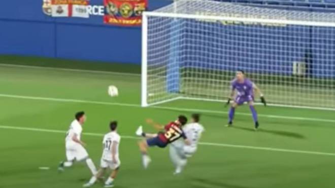 Más talento en la 'Masia': ¡golazo de chilena de Toni Fernández con 16 años!