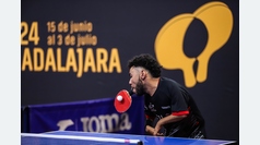 Anthony Fernandes, el jugador de tenis de mesa espaol que sujeta la pala con la boca