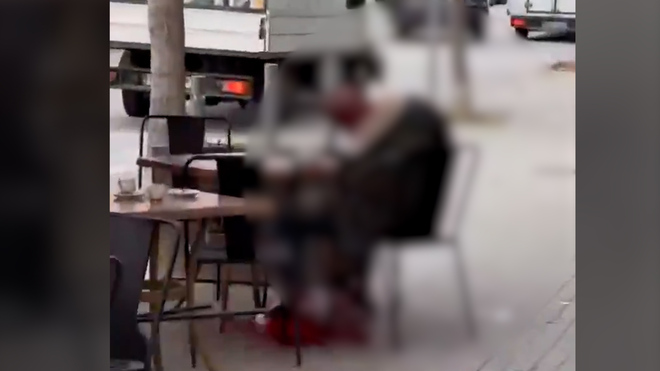 Asesinan a tiros un hombre en la terraza de un bar en Barcelona