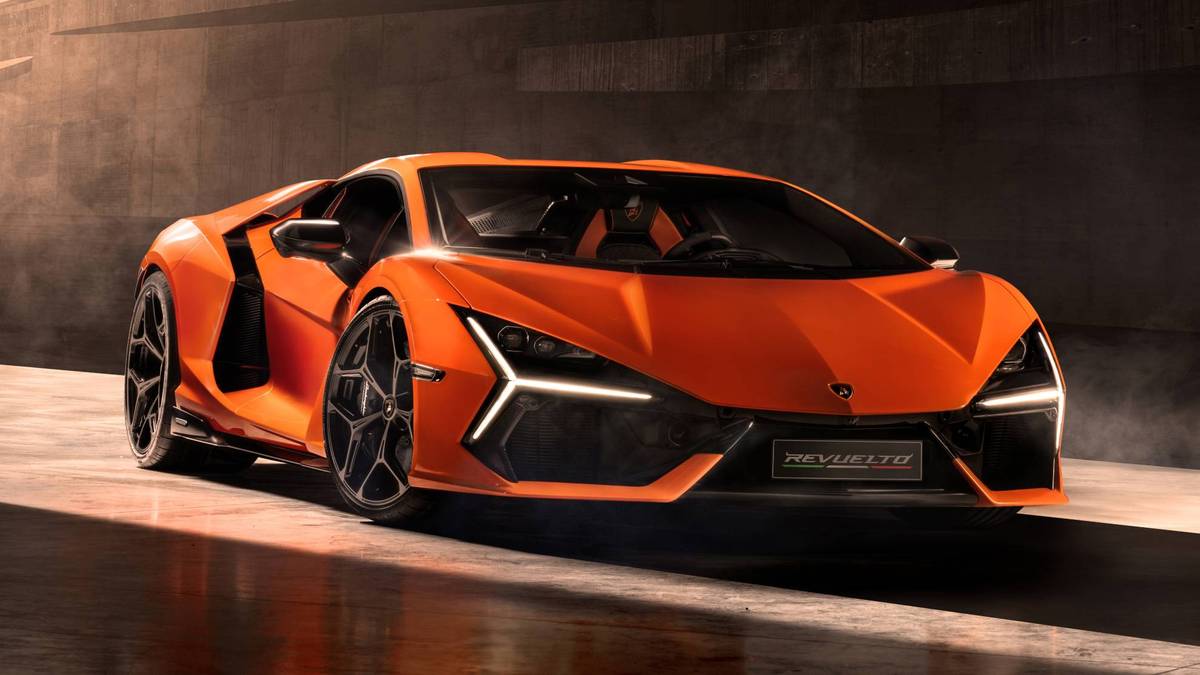 Lamborghini: Revuelto, el nuevo toro de Lamborghini que rompe la barrera de  los  CV | Marca