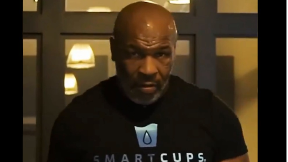 Boxeo El Increible Video De Tyson Entrenando A Un Ritmo Frenetico En El Ring Con 53 Anos Marca Com