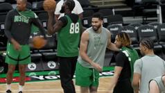 Porzingis se prueba en el ltimo entrenamiento de los Celtics antes del 'Game 1'