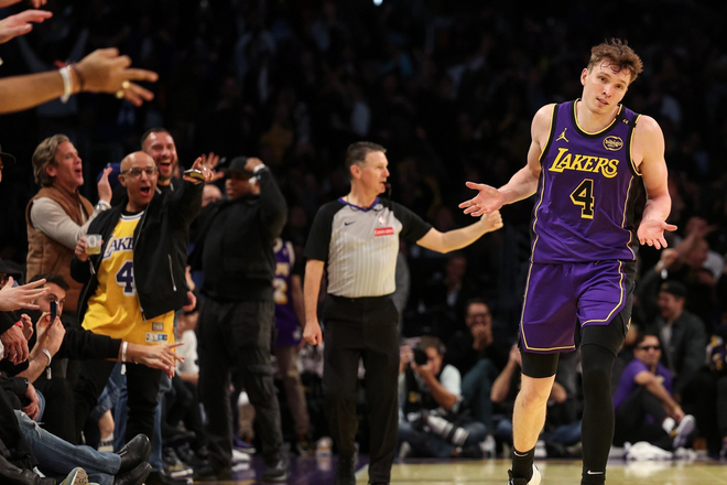 El rookie que revoluciona a los Lakers: nueve triples_ 18 puntos seguidos...