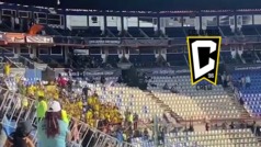 La aficin del Columbus Crew se acomoda en el Estadio Hidalgo para alentar a su equipo ante Pachuca