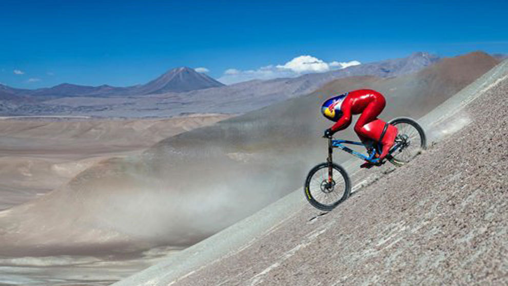 Superioridad doble Inconcebible Record de descenso en bici... ¡a 167 km/h! | Marca.com