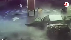 Explota el coche de una mujer que llevaba 20 kg de coca�na oculto en su coche.