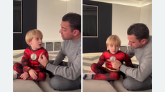 La imagen más tierna de Xavi: ¡Canta el himno del Barça con su hijo!