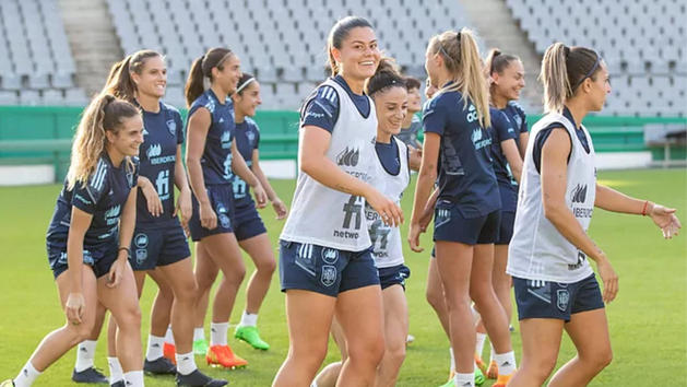 Tensa reunión entre las 15 'díscolas' y sus sustitutas en la selección ...