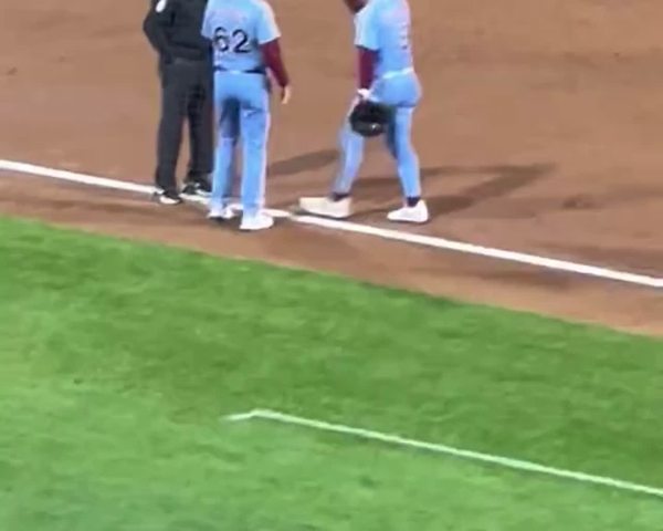 Bryce Harper goes ballistic on Angel Hernandez after check swing