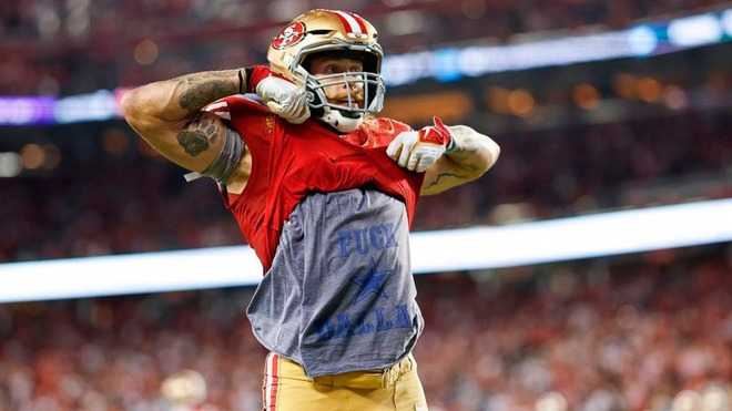 George Kittle podría ser multado tras mostrar camiseta contra Cowboys con la leyenda: "Fuck Dallas"